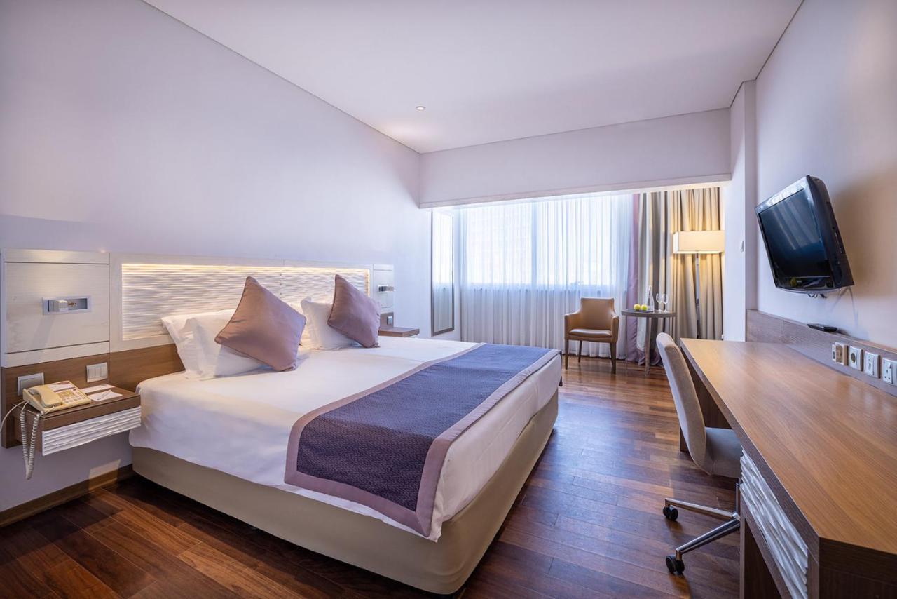Crowne Plaza Limassol By Ihg Hotel Екстериор снимка