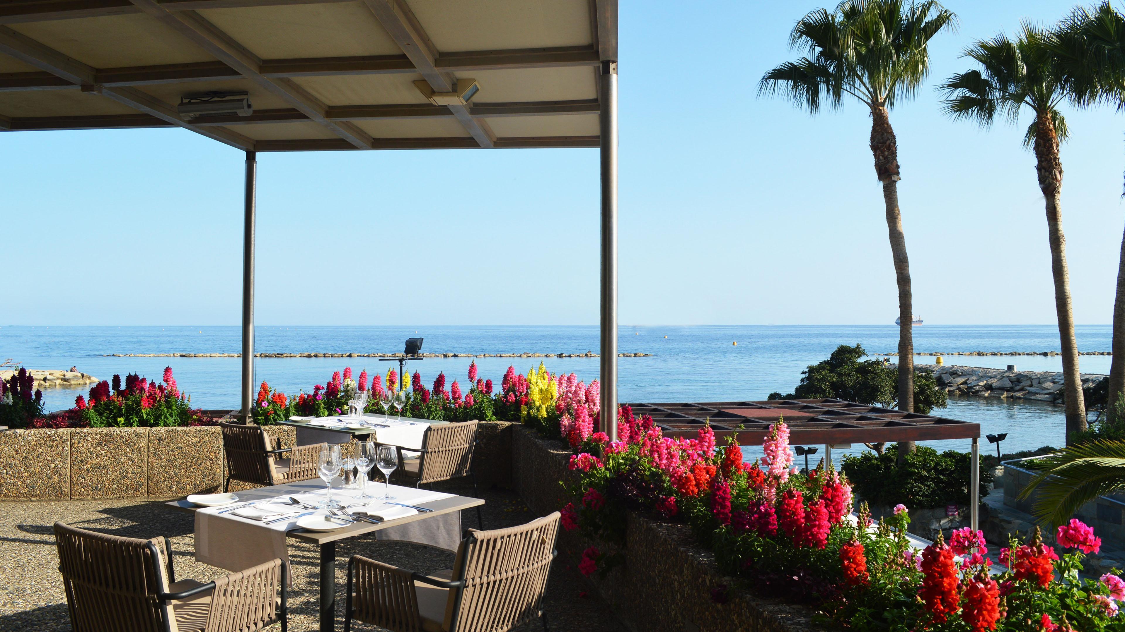 Crowne Plaza Limassol By Ihg Hotel Екстериор снимка